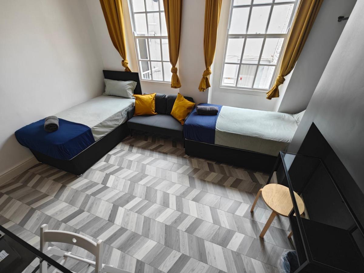 2 Bedroom 2 Bathroom Apartment In Old St - Shoreditch - Zone 1 런던 외부 사진