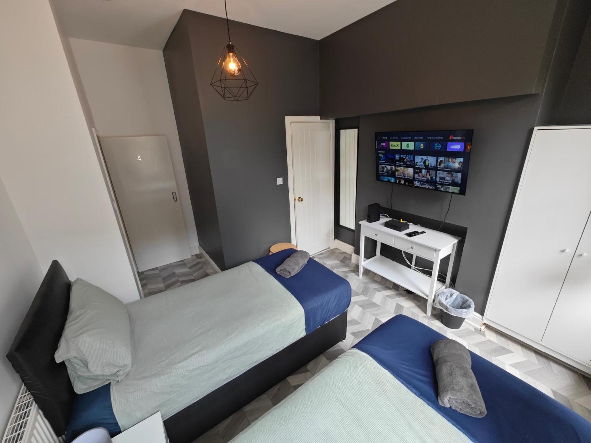 2 Bedroom 2 Bathroom Apartment In Old St - Shoreditch - Zone 1 런던 외부 사진
