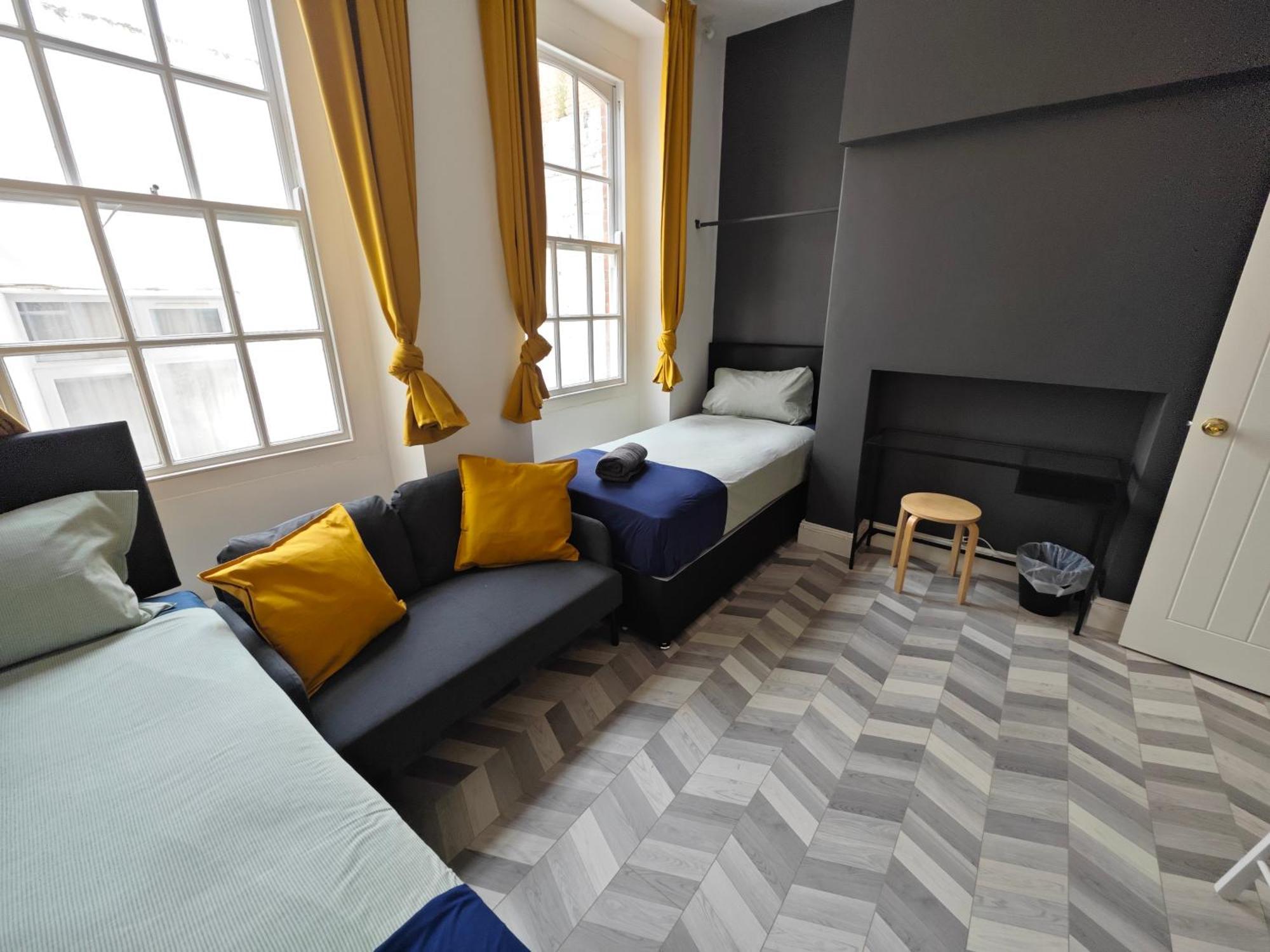 2 Bedroom 2 Bathroom Apartment In Old St - Shoreditch - Zone 1 런던 외부 사진